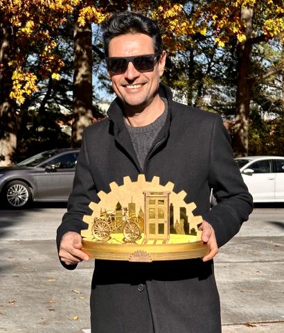 Francisco Valdes with a 2023 Bikeober trophy Francisco Valdes with a 2023 Bikeober trophy